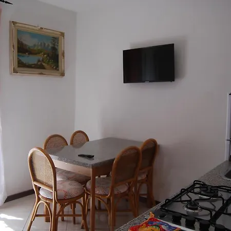 Apartament Corneliani Ii *